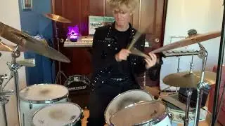 A tribute to Ozzy: The Wizard - Black Sabbath (Drum Cover by 16 year old)