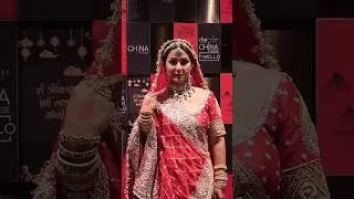 Actor @realhinakhan walks the ramp fearlessly, battling the cancer. #deeceepaps
