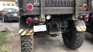 Unimog 406 Idle & walk around