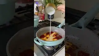 Trader Joe’s Tomato Burrata Ravioloni with Spicy Vodka Sauce #shorts