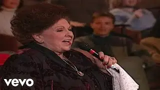 Bill & Gloria Gaither - Little Wooden Church On the Hill [Live] ft. Vestal Goodman, Lillie Knauls