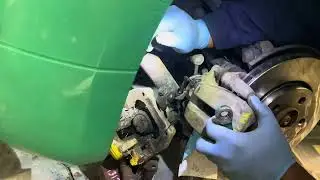 2002 Audi tt 8n rear brake caliper replacement and rebuild! 