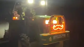 #tractor #village #johndeere #tviral #video #farming #life #vlog #villagelife 