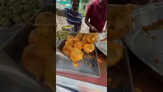 Our favourite bajji bonda in Bengaluru #bajjibonda #capsicum #streetfood #bangalore