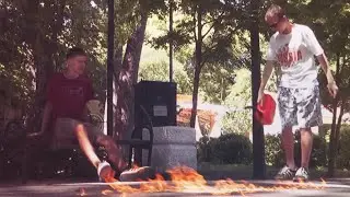 Псих с канистрой/Set fire to people prank[16+]