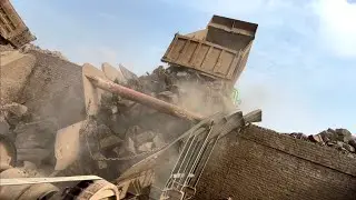 The Ultimate Showdown: Crushing Giants - Big Rocks vs. Massive Machines