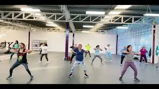 Muevelo ( cumbia kings) 