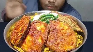 eating khichuri with egg fry & crispy beguni | deshi food eating | AV Eating asmr