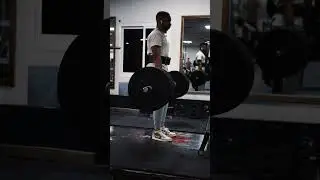 Watch me work up to my top single today of 325lbs 💪🏾 #powerlifting #gym #deadlifts #workout #fyp