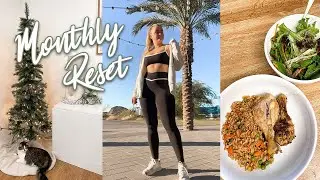 Monthly Reset: DECEMBER | Goal setting, house projects, books + putting up the tree!