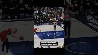 La &aacute;rbitra le mand&oacute; el bal&oacute;n a Tyler Herro donde no era 😂