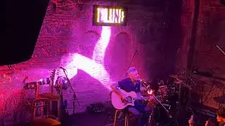 Onur Özdemir  - Kim Bilebilir Aşkı (Hande Yener) / Sakin Tribute Akustik @ Blind Taksim 13.5.22