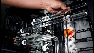 Aorus in a View 71 Tempered Glass Edition PC Case (Build Highlight)