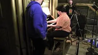 Alexandra Fol interpr&egrave;te Walking Bass and Tango