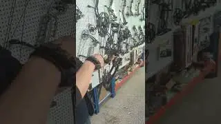 Dual-purpose compound bow: the arrow steel balls can be switched at will. #archery #outdoors #deer