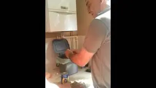 How to peel a egg