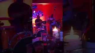 MarQuis Hunt and Lexington Porter play &ldquo;I Can&rsquo;t Help it&rdquo; at Jazz Night LR #jazz #violin #groove