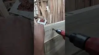using this method, installing the lock becomes faster #woodworking #skilltukangkayu #triktukangkayu