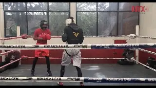 Rey Vargas est&aacute; listo para luchar por el t&iacute;tulo supergallo del CMB