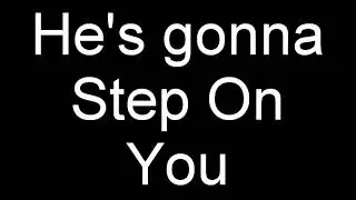 step on (pisotear)