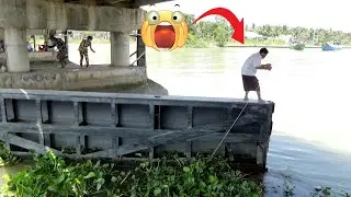[448] Человек, стоящий прямо у открытых ворот плотины, очень опасен