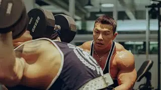 가슴 운동 그렇게 하는거 아닌데