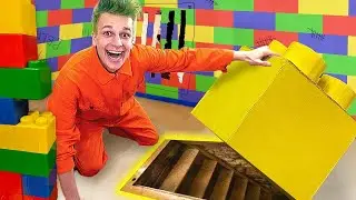 ESCAPE LEGO PRISON Challenge !