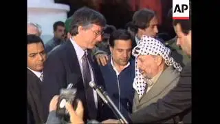MIDDLE EAST: US MEDIATOR DENNIS ROSS RETURNS TO REVIVE NEGOTIATIONS