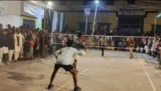 चंदौली vs मऊ बैडमिंटन प्रतियोगी  प्रियक्वार्टर  मैच 🏸🏸#badminton #match #video #youtube 