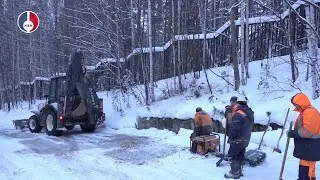 Сотрудники Водоканала устранили повреждение и образовавшуюся наледь в районе Чурина 12 2