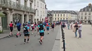 D&eacute;part de L'Ultra Marin dans les rues de Vannes