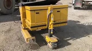 LOT 131 - GOMACO (2013) EC12-524 CURB CADET CC-1200 MOBILE SLIPFORM COMPACT TRACKED CURB MACHINE