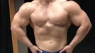 Jo&atilde;o Silva flexing