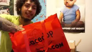 300$ Laced up mystery Box / Only Bape