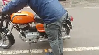 Yezdi Deluxe Model