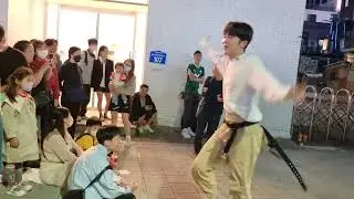 SATURDAY. SHINHWA & YU KAGAWA. UNIQUE EXHILARATING INTERACTIVE BUSKING. HONGDAE. [SHAKE IT]