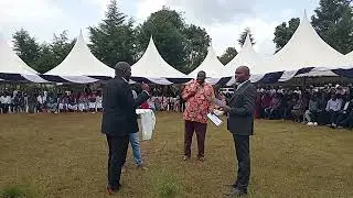Let's Us unit Former MCA Samuel Apoko asked People of Nyaribari Chache .💪💪