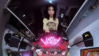Stay Rebel Sessions #1 ft Valia Rees