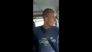 Polizist filmt: Da kotzt er!