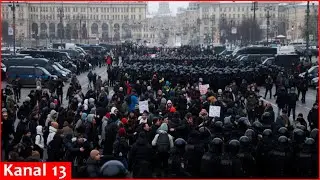 В России растут протесты; призывы против правления Путина звучат во Владивостоке, Новосибирске, В...