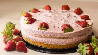 Schnelle Erdbeer Sahnetorte Rezept - Any Blum - Serie #82