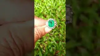 Emerald Colombia and Diamond Ring