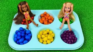 Satisfying Video I Mixing Candy in Bathtub with M&Ms and Rainbow Skittles - ASMR