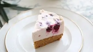Blackberry and Marshmallow  Cheesecake