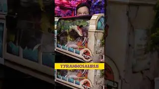 Огромная коробка с фигурками динозавров из 