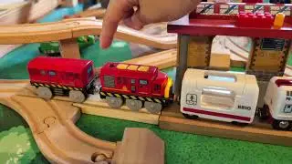 Jenga City 47 NG falling from the bumpy high track is expected