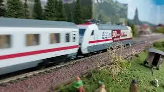 F&uuml;nfzig Jahre IC und eine sieben teilige Garnitur von Trix.