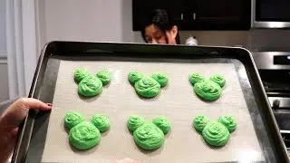 We Made The Cutest Christmas Mickey Macarons! A HOLIDAY HOME VLOG