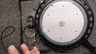 Flakeeper LED High Bay Light 150W 2PCS, 21000 LM with US Plug 5ft Cable Review, Very Bright with Sup