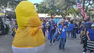 Inflatable Trump baby dance King Mango